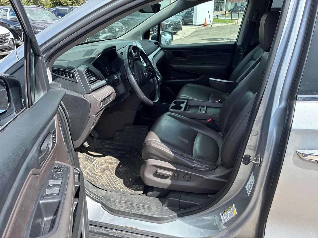 Honda Odyssey * EX L * АВТОКРЕДИТ БЕЗ ПЪРВОНАЧАЛНА ВНОСКА* , снимка 5 - Автомобили и джипове - 56211948