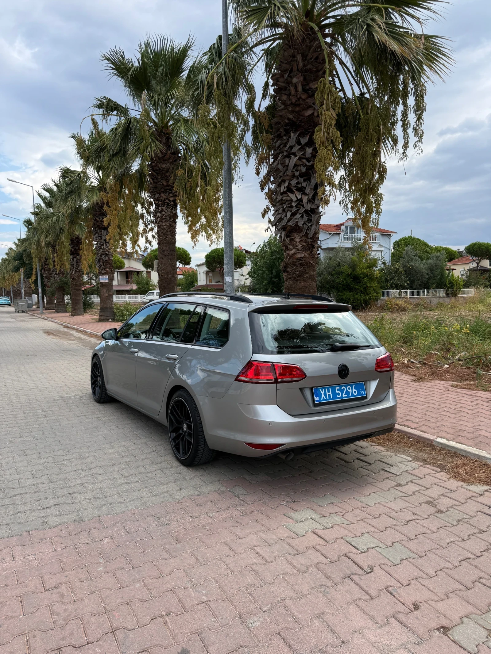 VW Golf Variant 1.6 TDI, 110 к.с., снимка 3 - Автомобили и джипове - 56604347