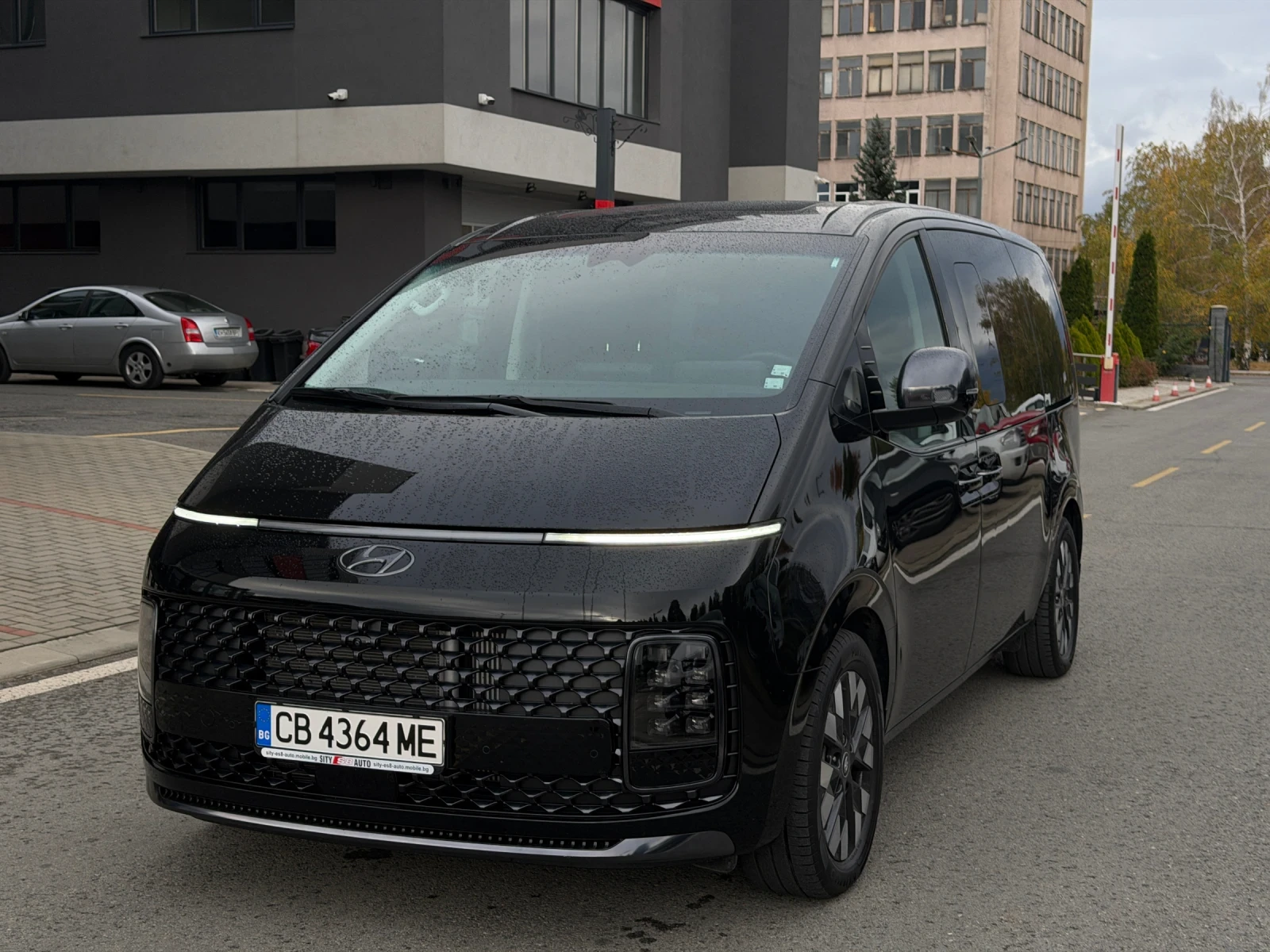 Hyundai Staria Premium, снимка 6 - Автомобили и джипове - 56666009