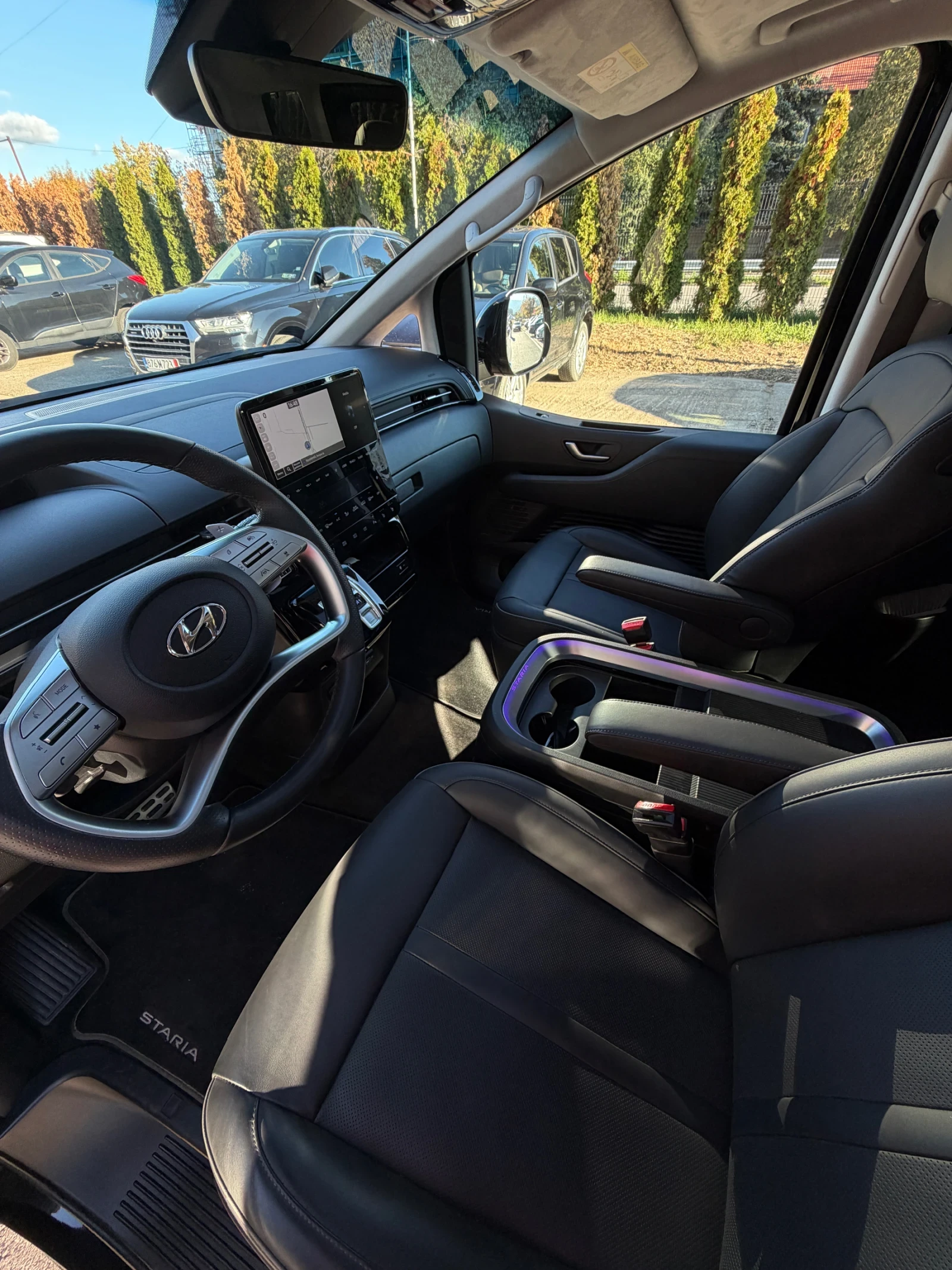 Hyundai Staria Premium, снимка 9 - Автомобили и джипове - 56666009