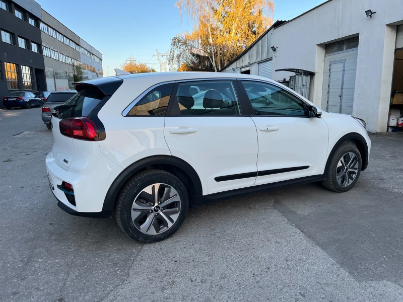 Kia Niro, снимка 4 - Автомобили и джипове - 47900945