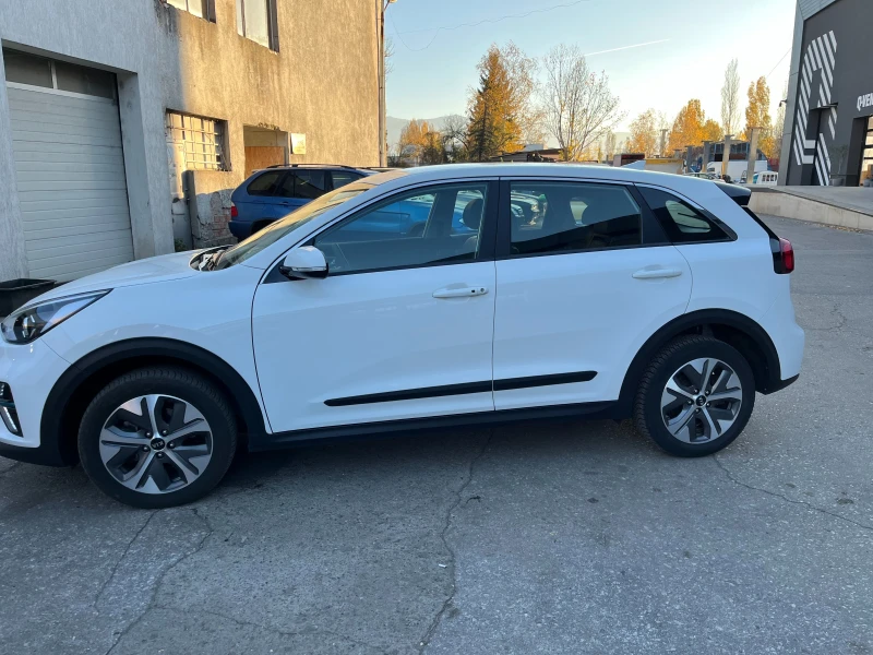 Kia Niro, снимка 2 - Автомобили и джипове - 47900945