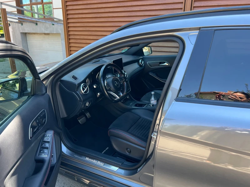 Mercedes-Benz GLA 220 AMG pack/ Панорама/ Голяма Навигация, снимка 6 - Автомобили и джипове - 53470096