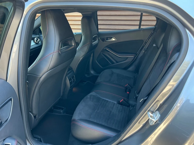 Mercedes-Benz GLA 220 AMG pack/ Панорама/ Голяма Навигация, снимка 5 - Автомобили и джипове - 53470096