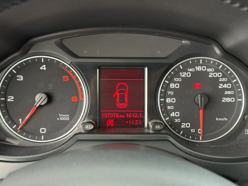 Audi Q5 2, 0TDi 4x4 Bi-Xenon , снимка 13 - Автомобили и джипове - 52018604