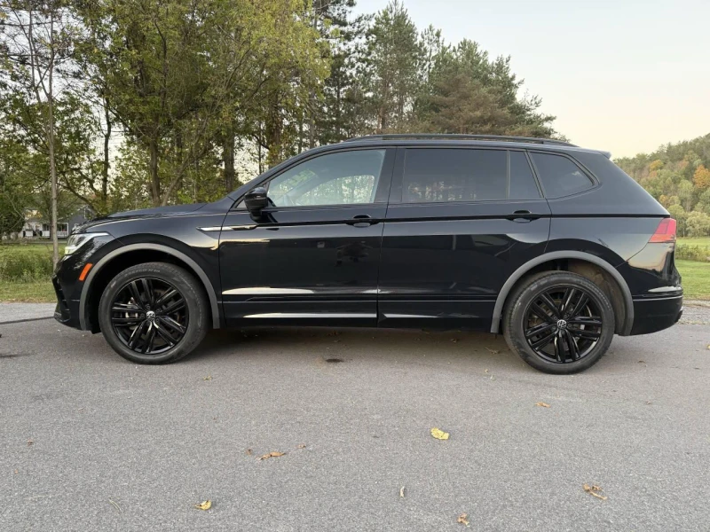 VW Tiguan R-line* Distronic* Пано* Подгреви, снимка 2 - Автомобили и джипове - 52318022