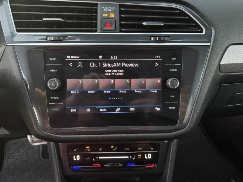 VW Tiguan R-line* Distronic* Пано* Подгреви, снимка 14 - Автомобили и джипове - 52318022