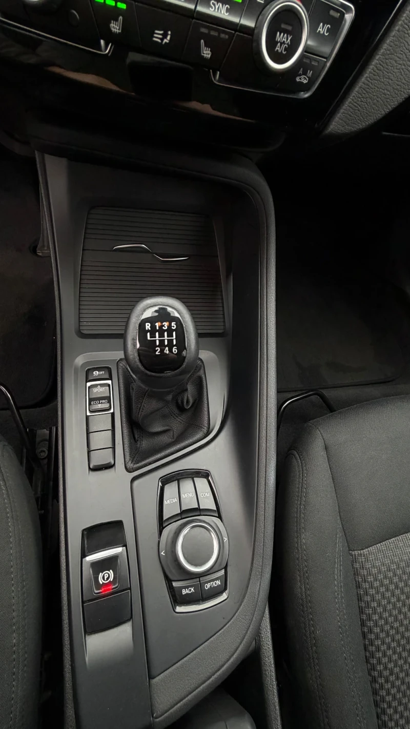 BMW X1 sDrive 2.0D, снимка 11 - Автомобили и джипове - 52583190