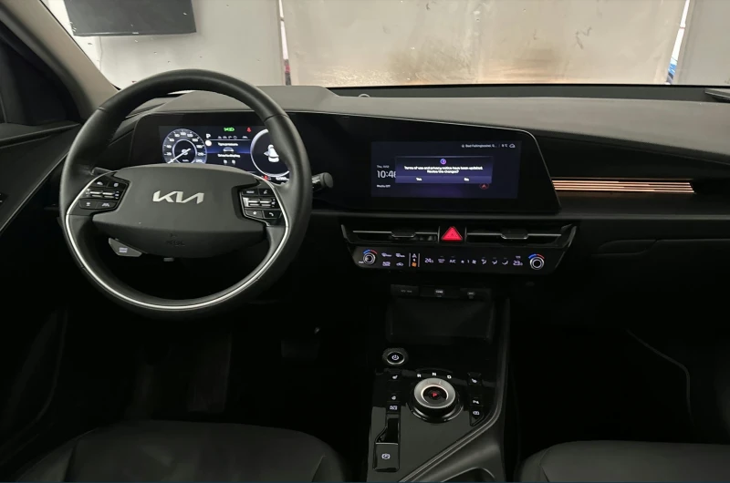 Kia Niro VSION * КОЖА * КАМЕРА * КАТО НОВА, снимка 7 - Автомобили и джипове - 53451772