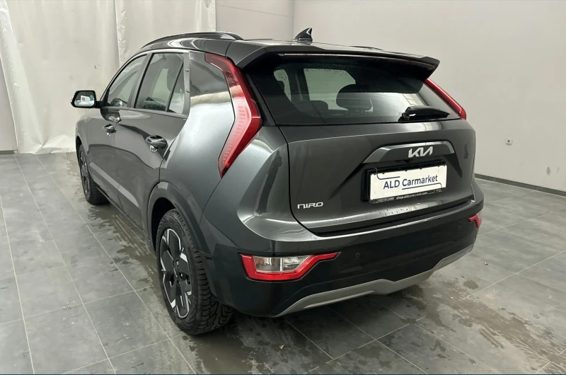 Kia Niro VSION * КОЖА * КАМЕРА * КАТО НОВА, снимка 4 - Автомобили и джипове - 53451772