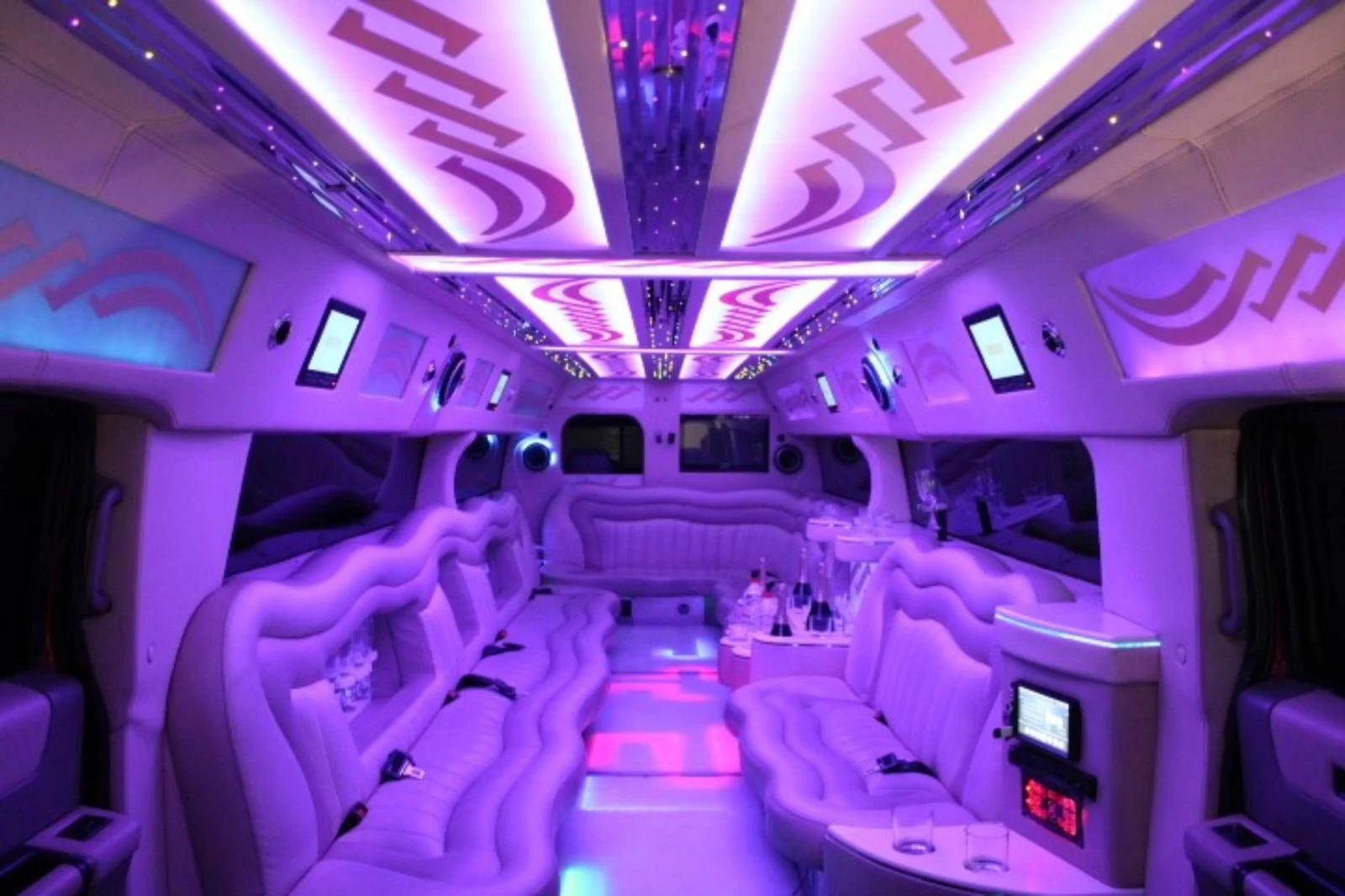 Hummer H2 Mega Hummer superstretch limousine  - изображение 8