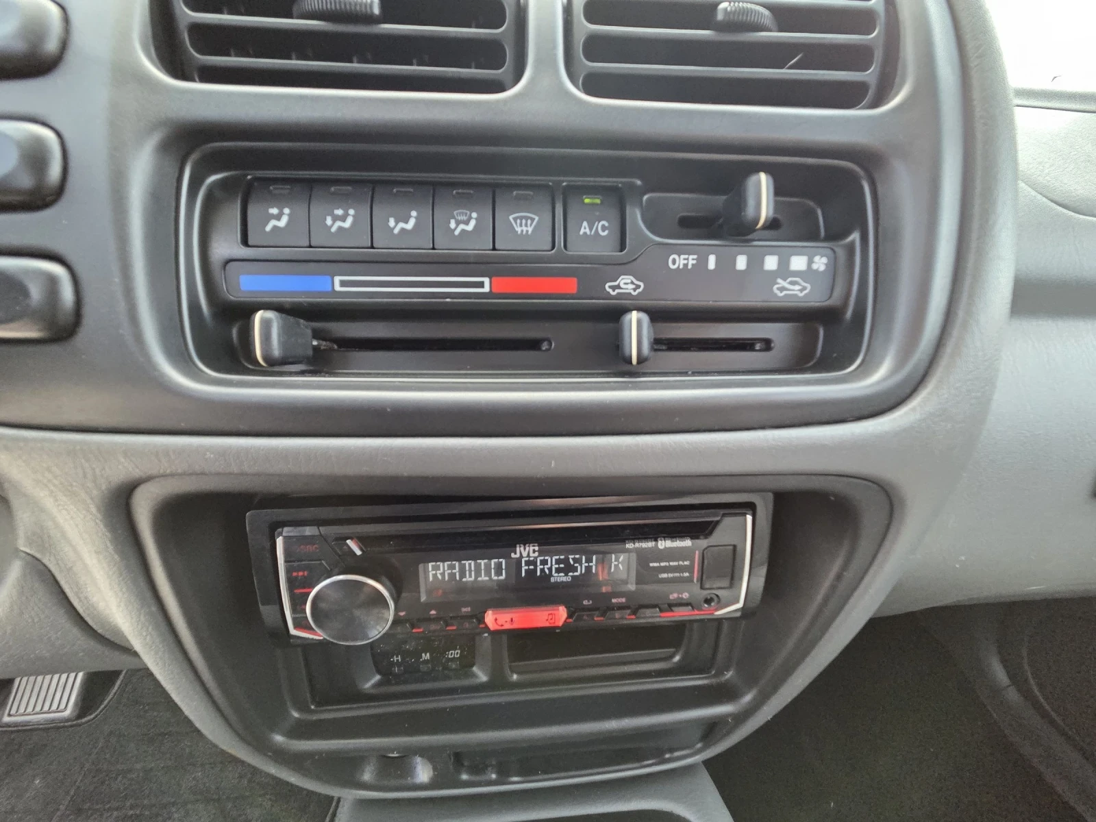 Suzuki Grand vitara GAZ, AVTOMAT, TEMPOMAT 2.0 - изображение 10