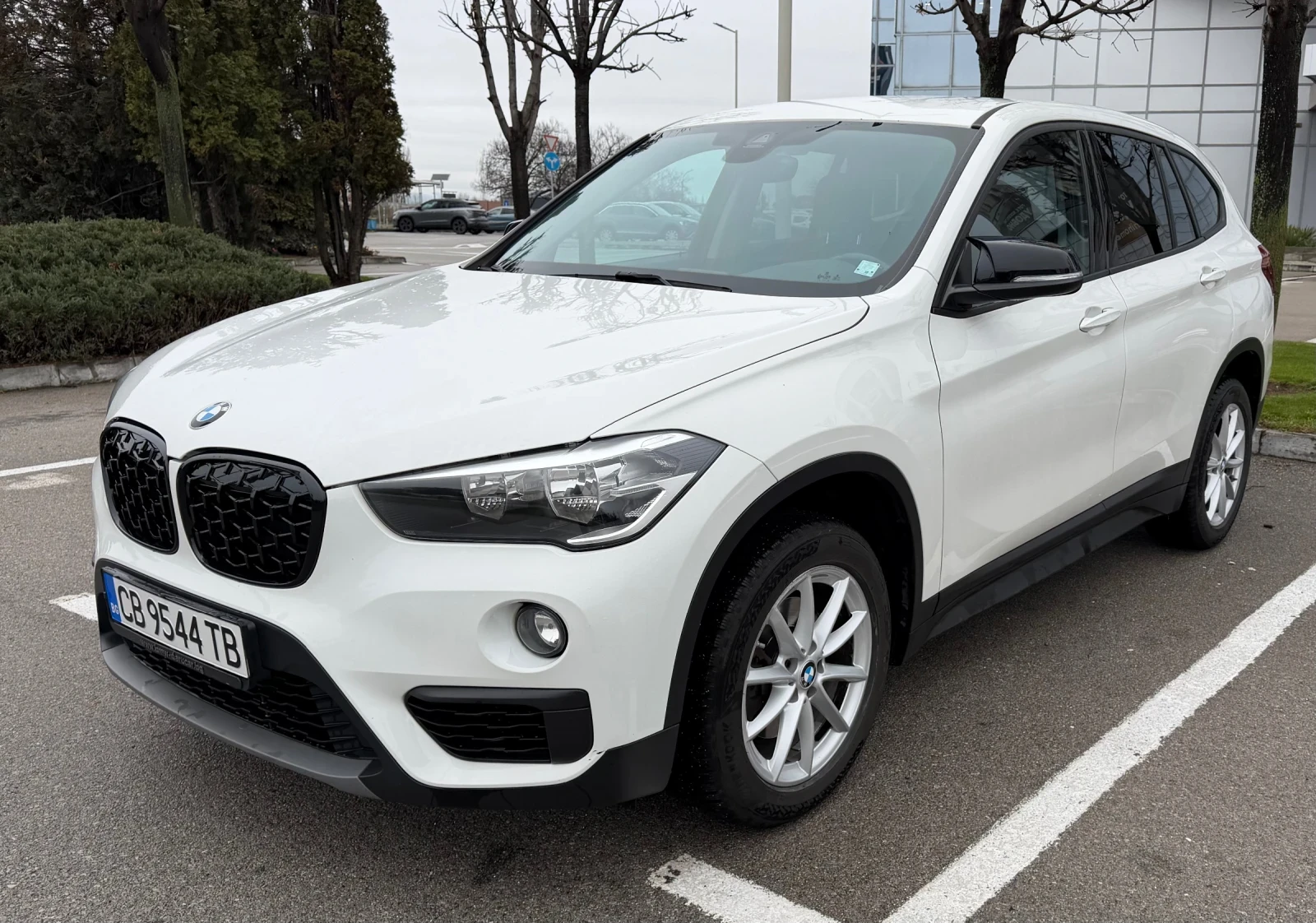 BMW X1 sDrive 2.0D - изображение 3