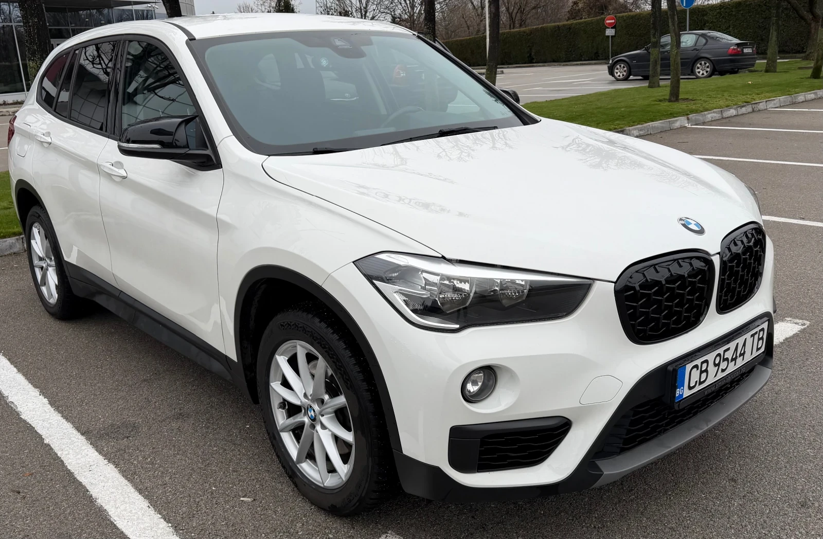 BMW X1 sDrive 2.0D - изображение 2