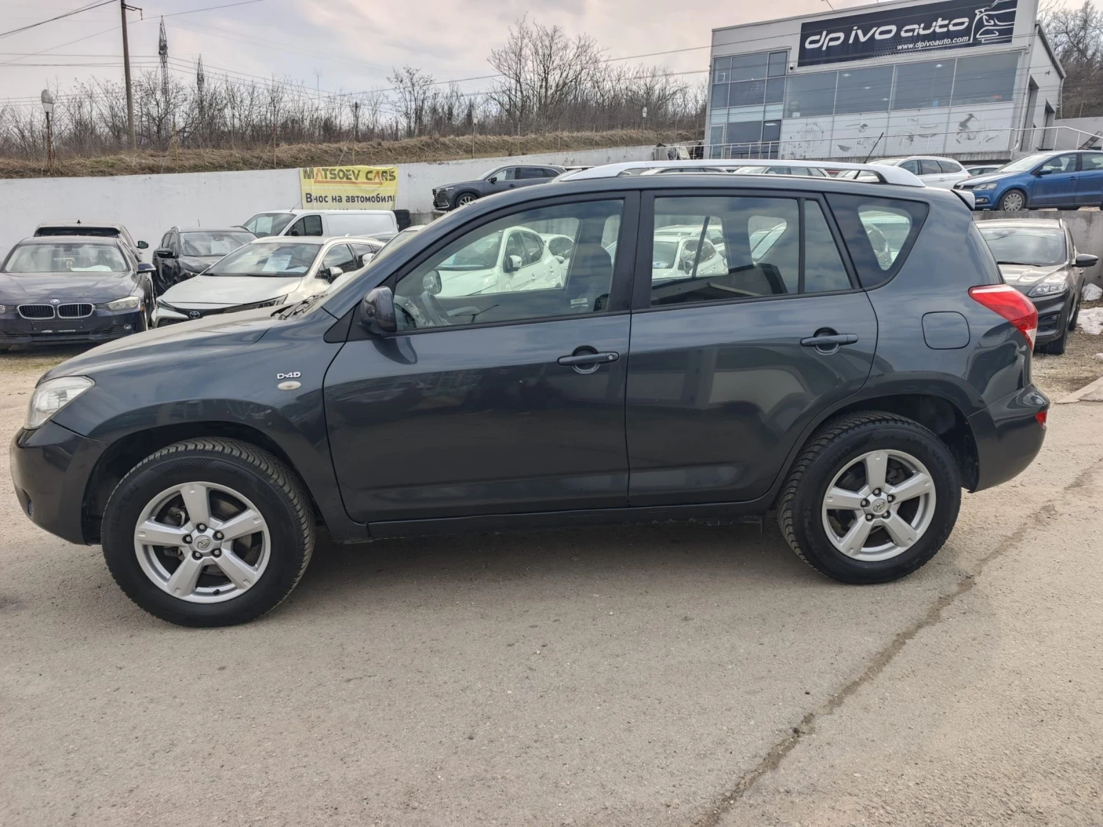 Toyota Rav4 2.2 d4d - изображение 2