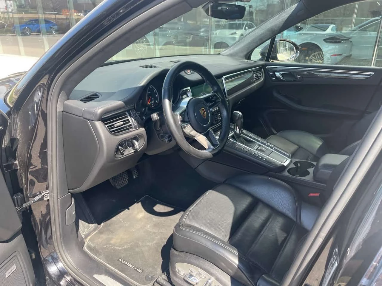 Porsche Macan  Turbo * DISTRONIC* BOSE* ОБДУХВАНЕ* , снимка 5 - Автомобили и джипове - 54580820