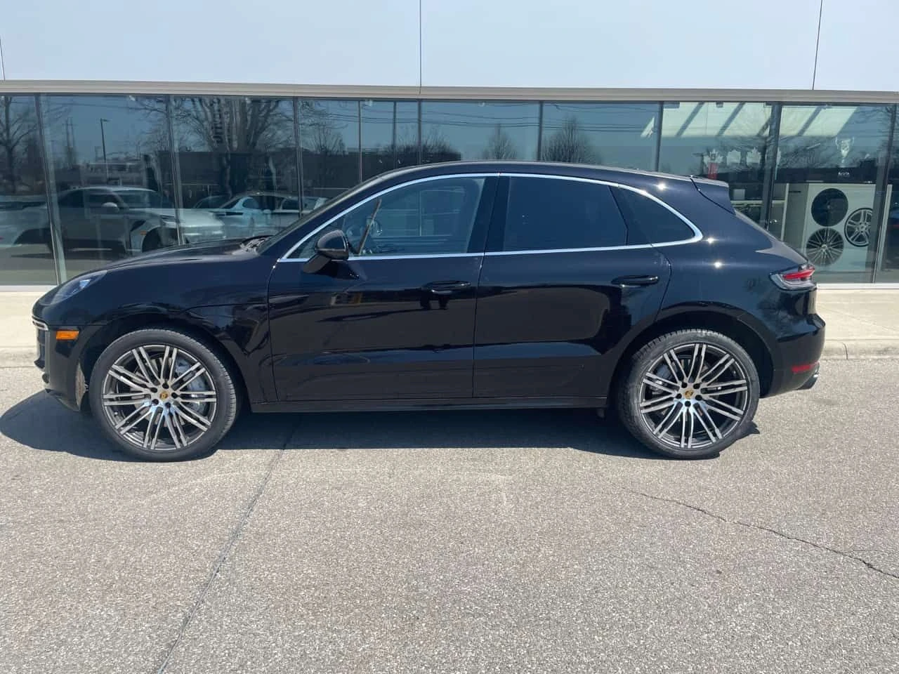 Porsche Macan  Turbo * DISTRONIC* BOSE* ОБДУХВАНЕ* , снимка 2 - Автомобили и джипове - 54580820
