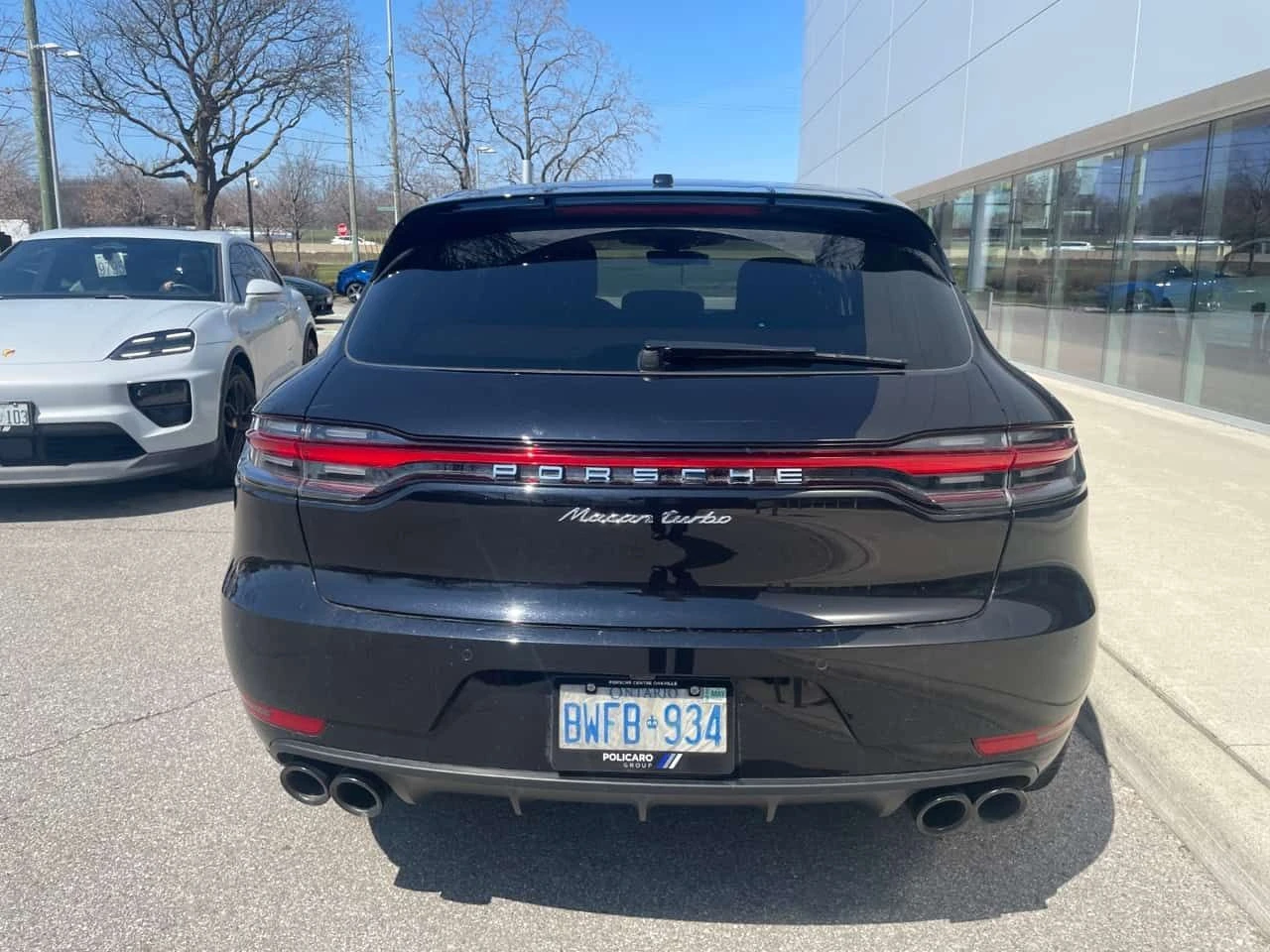Porsche Macan  Turbo * DISTRONIC* BOSE* ОБДУХВАНЕ* , снимка 4 - Автомобили и джипове - 54580820
