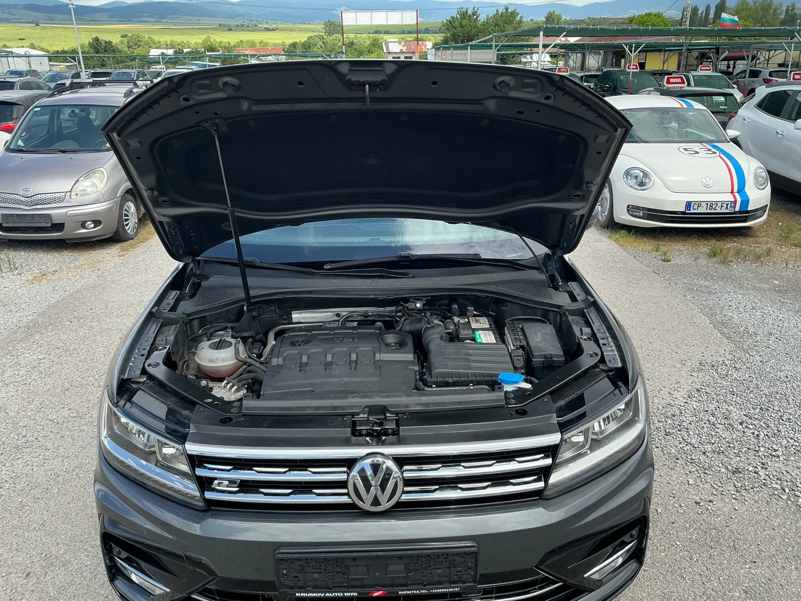 VW Tiguan 2.0 TDI R-Line, снимка 9 - Автомобили и джипове - 54883735