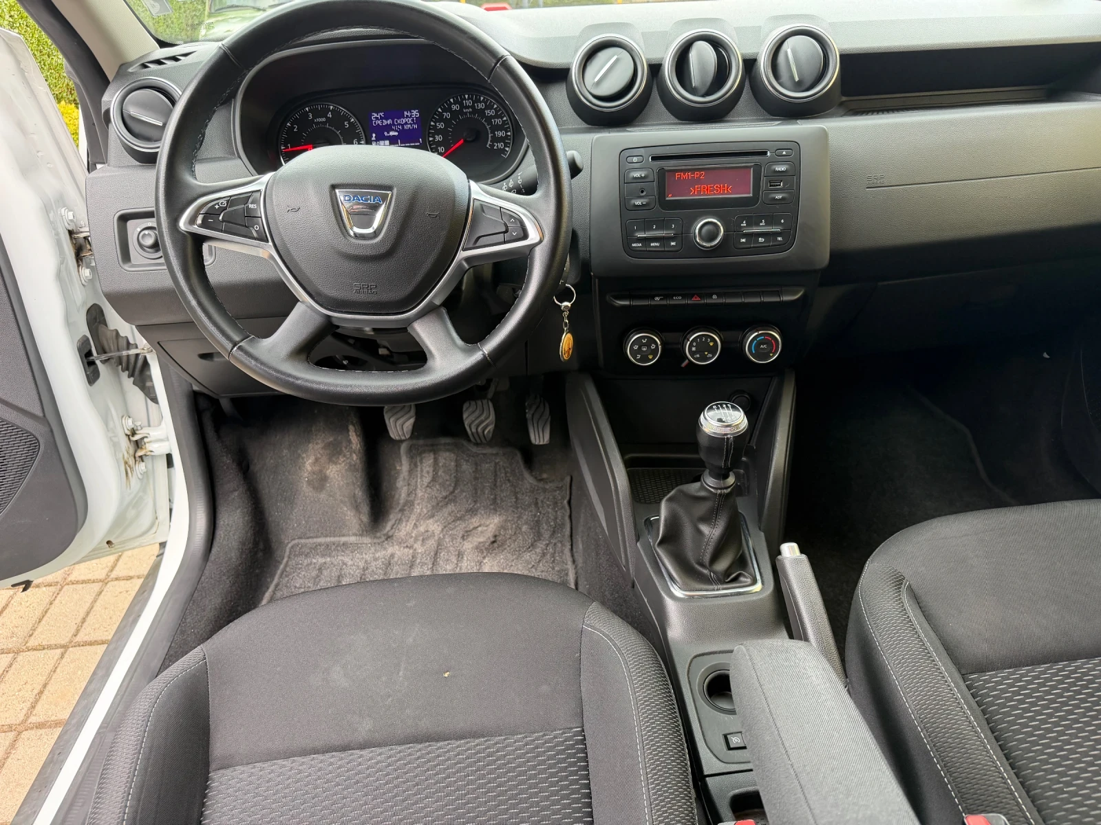 Dacia Duster 1.5 dCi, снимка 7 - Автомобили и джипове - 54893137