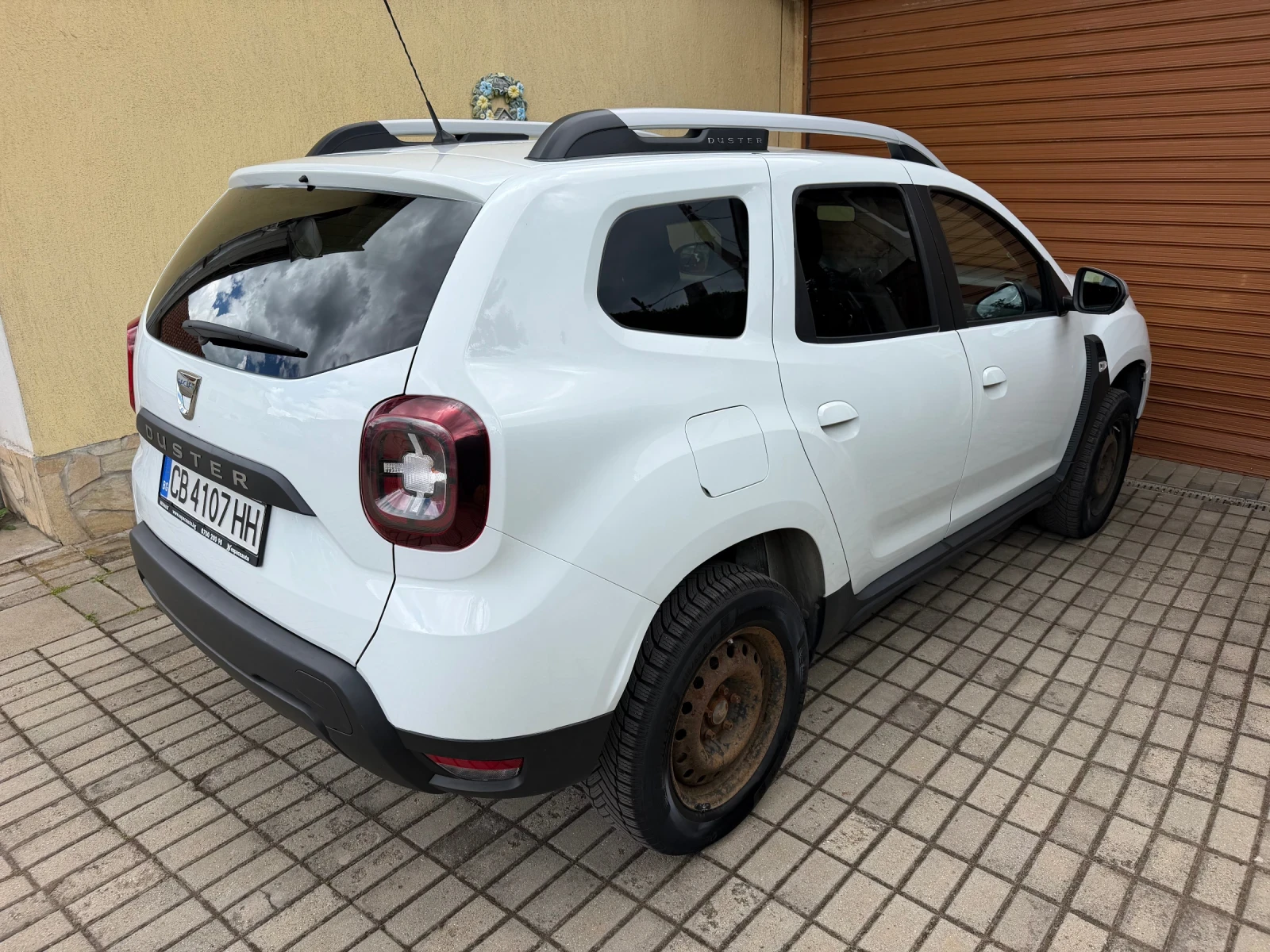 Dacia Duster 1.5 dCi, снимка 3 - Автомобили и джипове - 54893137
