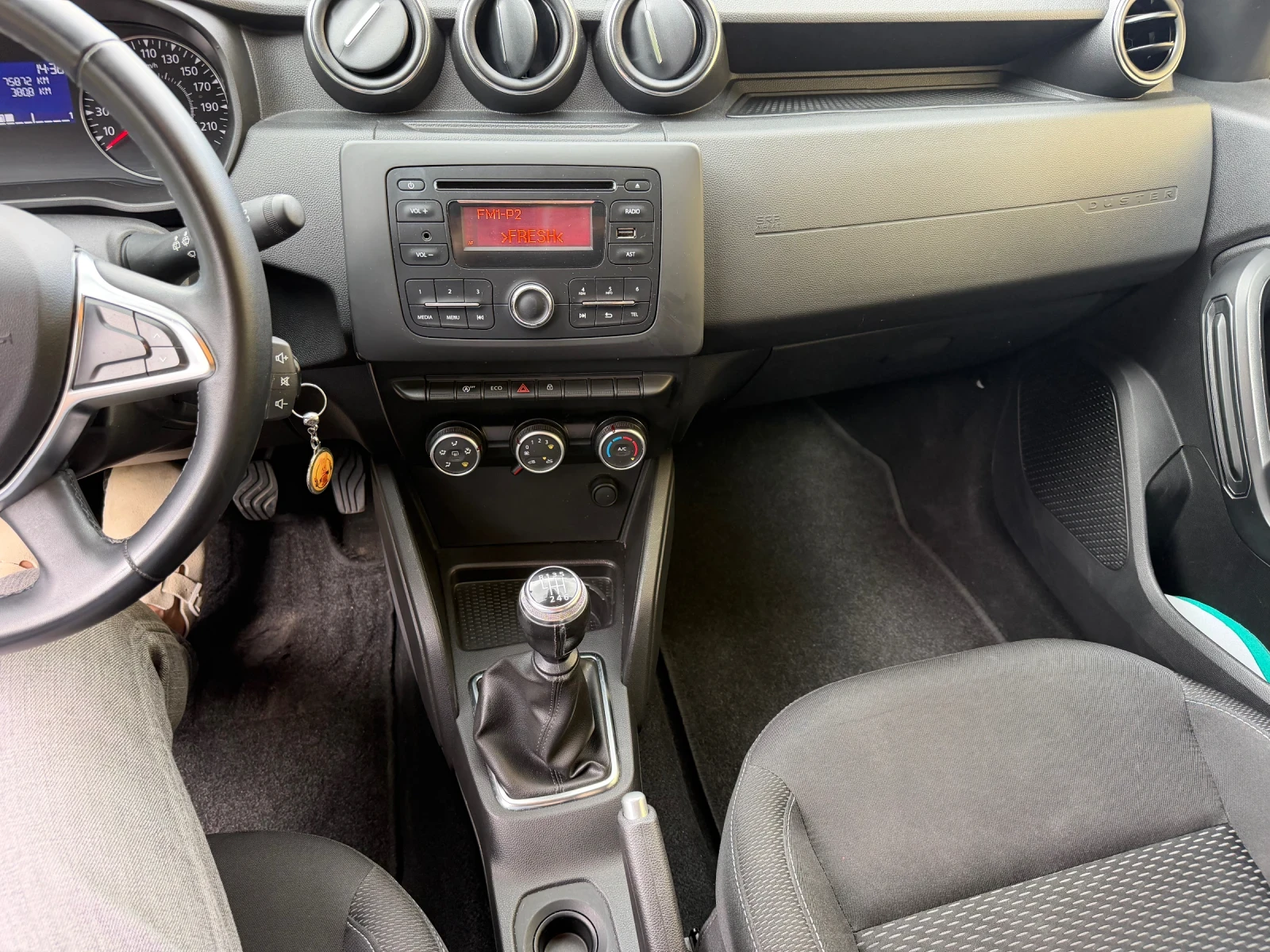 Dacia Duster 1.5 dCi, снимка 8 - Автомобили и джипове - 54893137