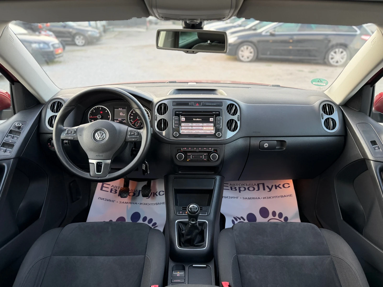 VW Tiguan 2.0TDI 140кс 6с НАВИ ПАНОРАМА АЛКАНТА СЕР-КНИЖКА , снимка 9 - Автомобили и джипове - 55197142