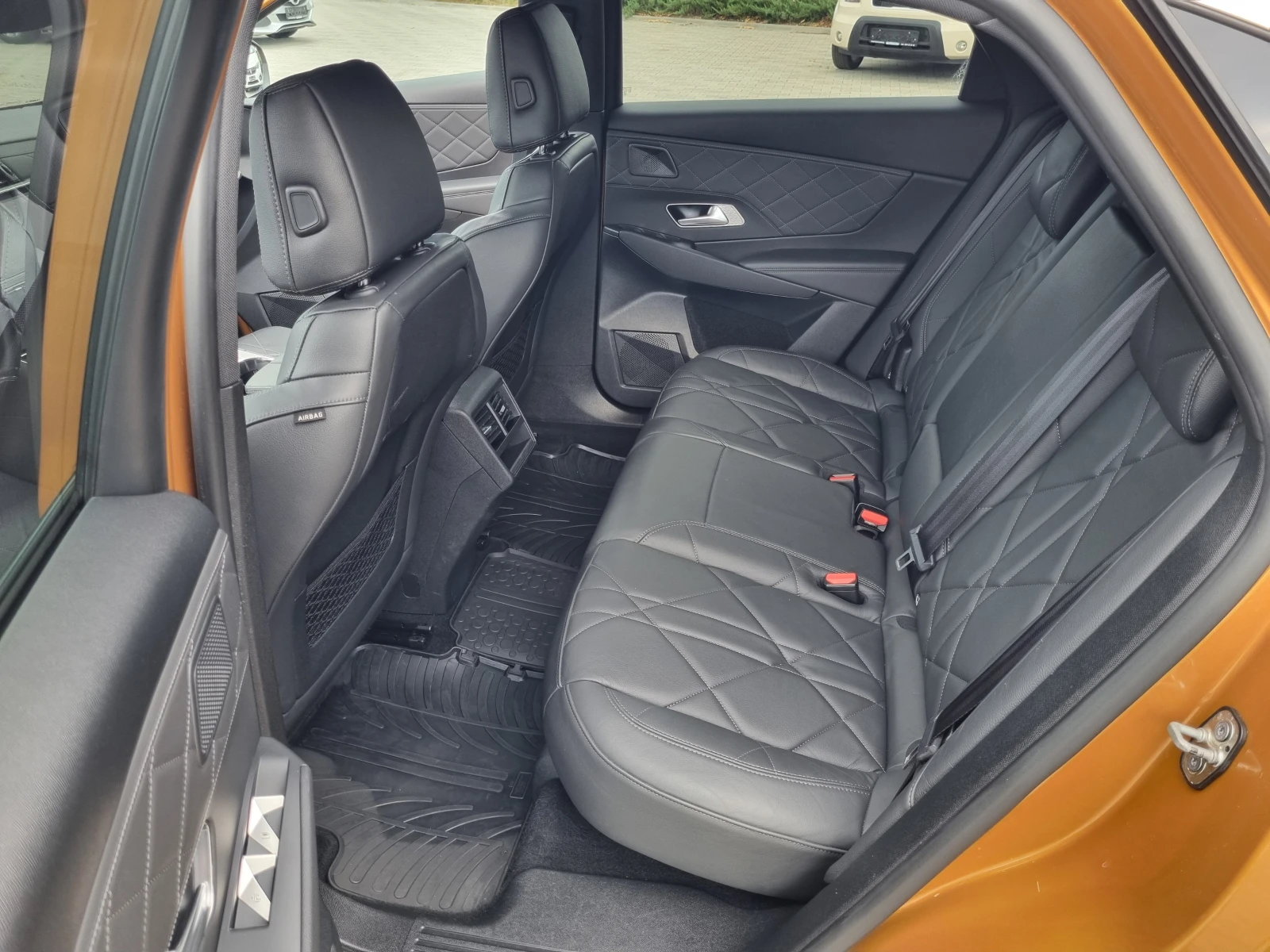 Citroen DS 7 Crossback 1.5HDi-131ps АВТОМАТИК / 122.00км * RIVOLI* , снимка 9 - Автомобили и джипове - 55588567