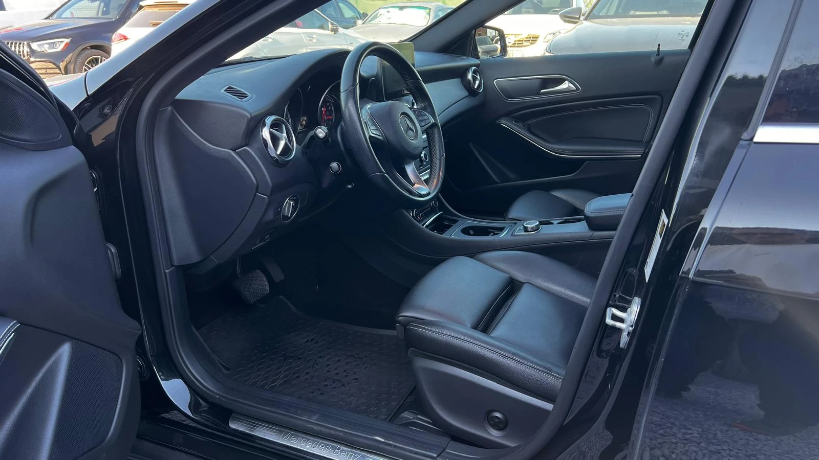Mercedes-Benz GLA 250 4x4 Panorama Distr Keylless ������� Face  | Mobile.bg � ����������� 6