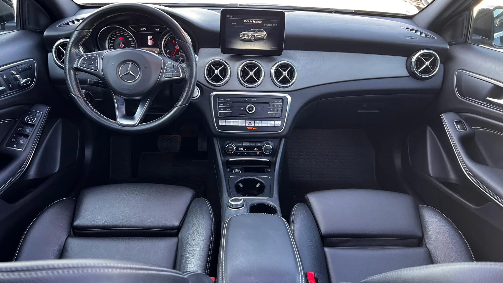Mercedes-Benz GLA 250 4x4 Panorama Distr Keylless ������� Face  | Mobile.bg � ����������� 10