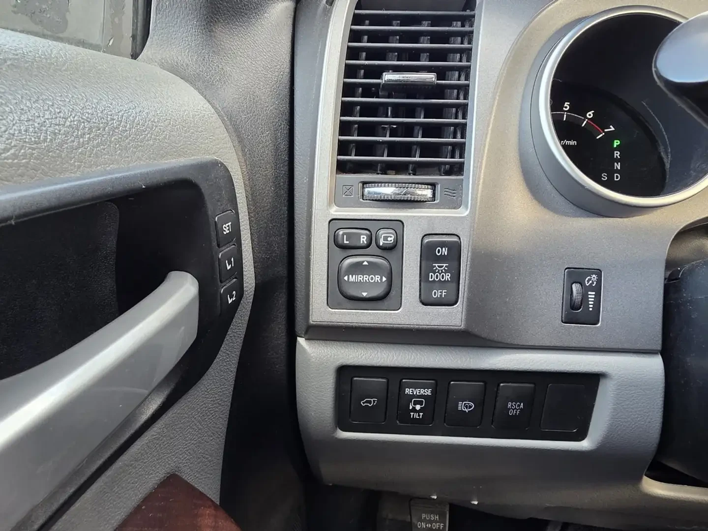 Toyota Sequoia 5.7* V8* PLATINUM* �������* ���������* ������* JBL | Mobile.bg � ����������� 9