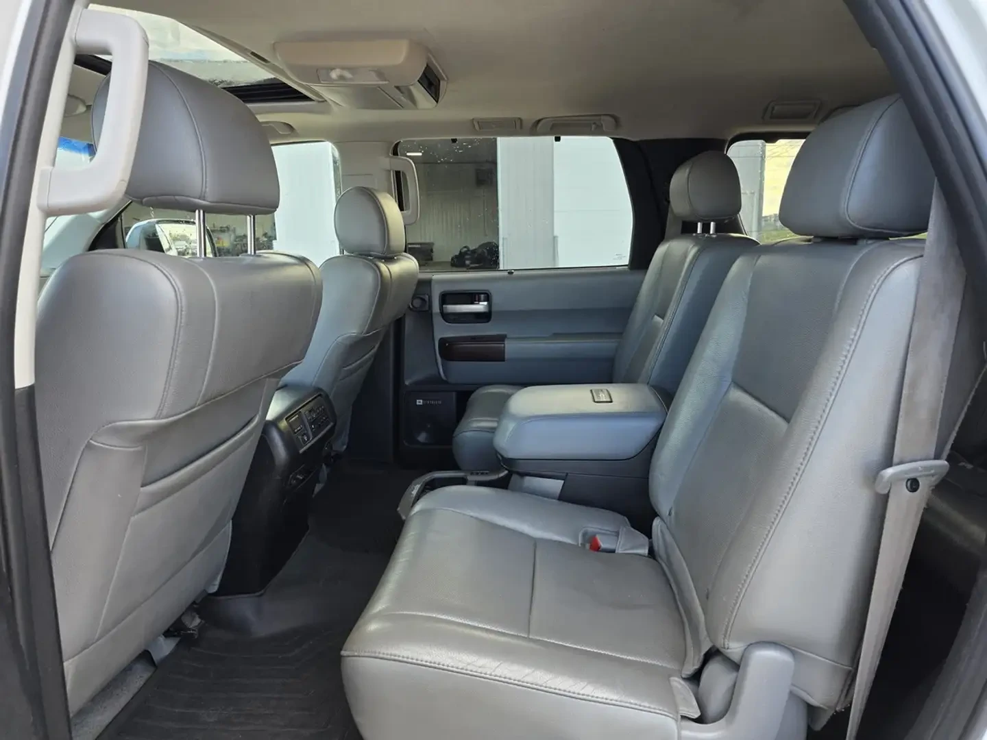 Toyota Sequoia 5.7* V8* PLATINUM* �������* ���������* ������* JBL | Mobile.bg � ����������� 15