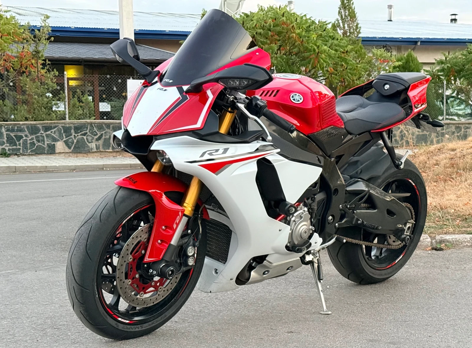 Yamaha YZF-R1