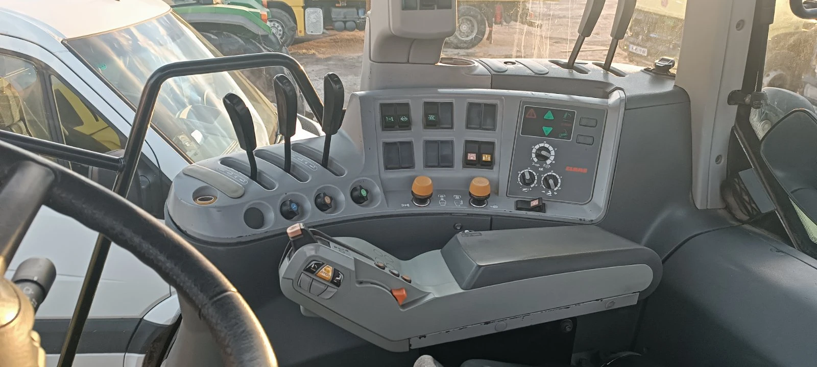 Трактор Claas AXION 850 - изображение 5