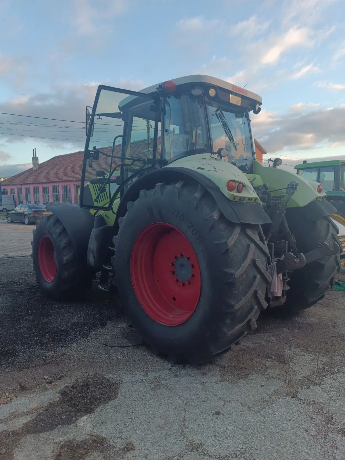 Трактор Claas AXION 850 - изображение 3