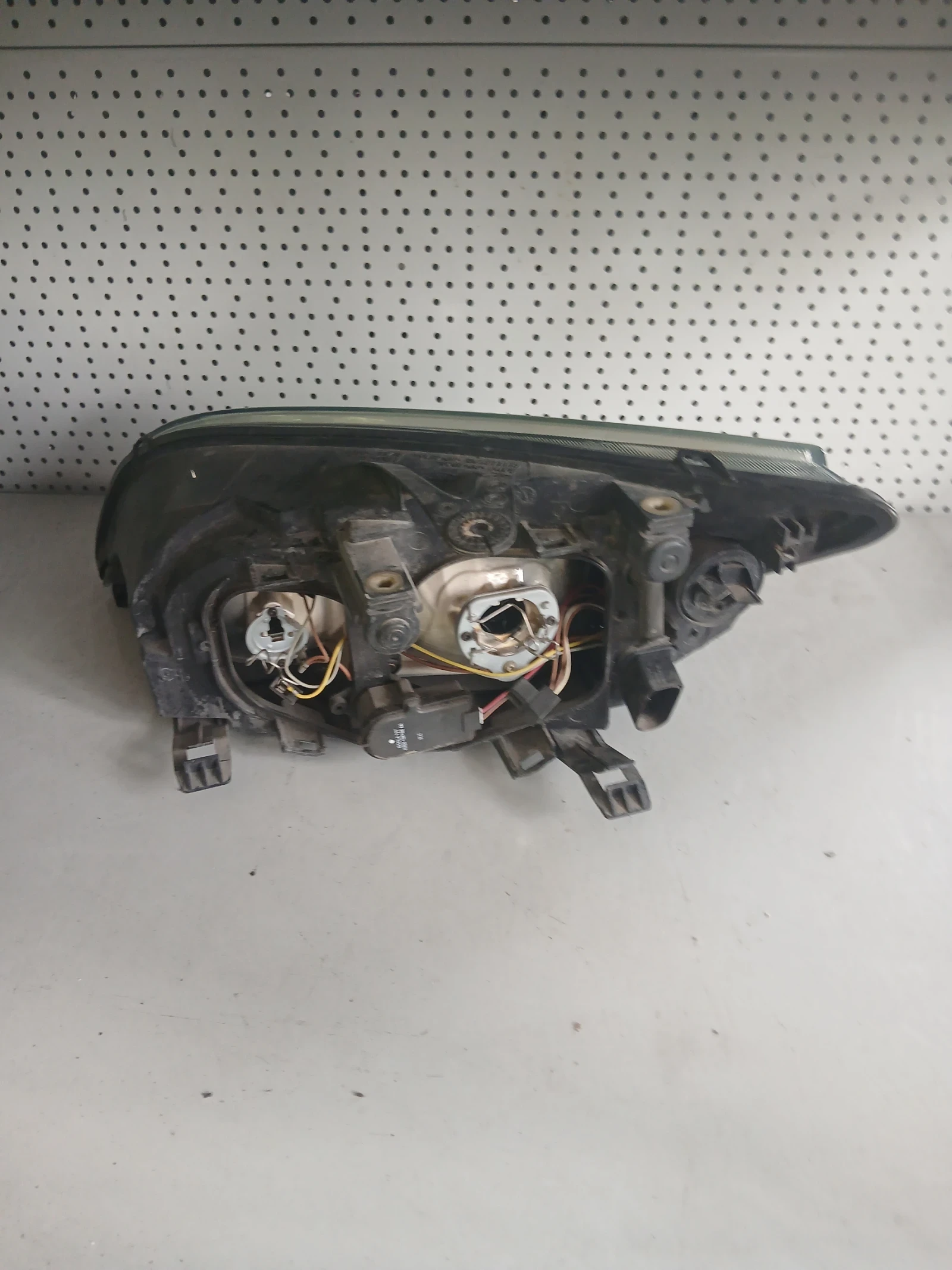 Фар десен Ford Focus 2006г, снимка 2 - Части - 55393612