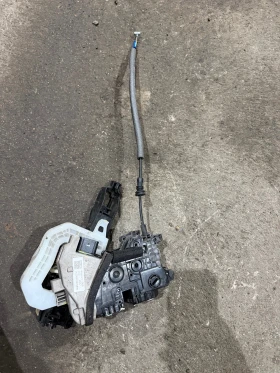 Kia Ceed III 2019г комби задна лява брава за централно заключване 81410-J7000, снимка 3 - Части - 53421137