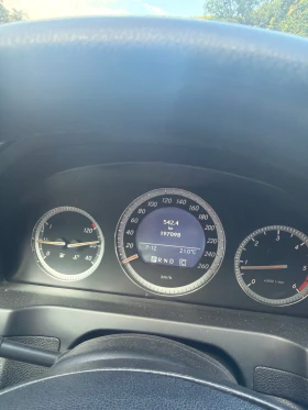 Mercedes-Benz C 220 Перфектен 646 мотор, снимка 7