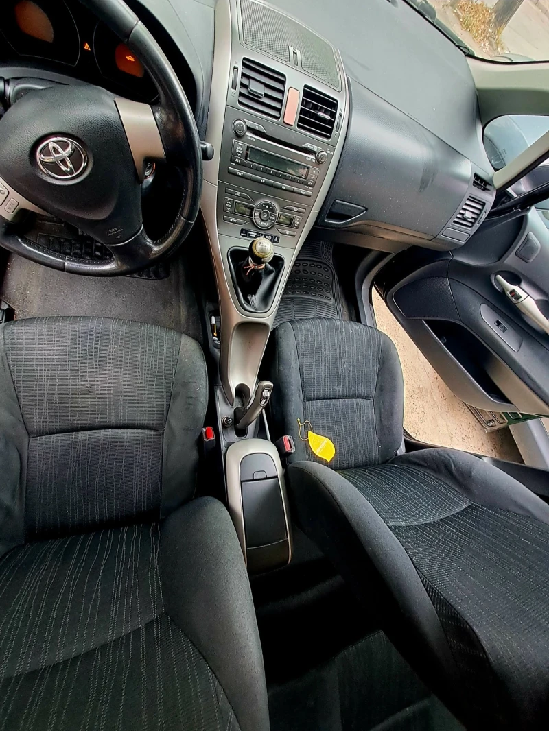 Toyota Auris, снимка 14 - Автомобили и джипове - 47344266