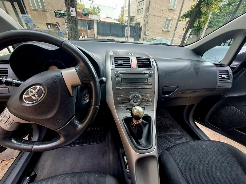 Toyota Auris, снимка 17 - Автомобили и джипове - 47344266