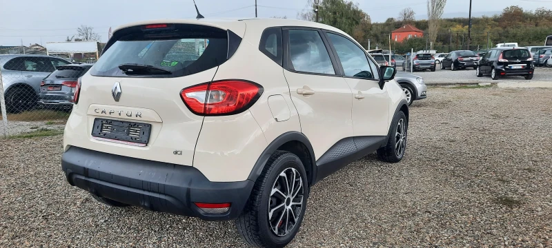 Renault Captur 1.5dci , снимка 8 - Автомобили и джипове - 47379432