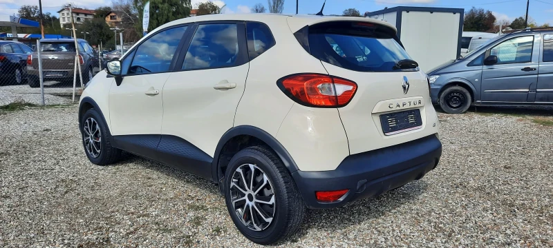 Renault Captur, снимка 7 - Автомобили и джипове - 47379432