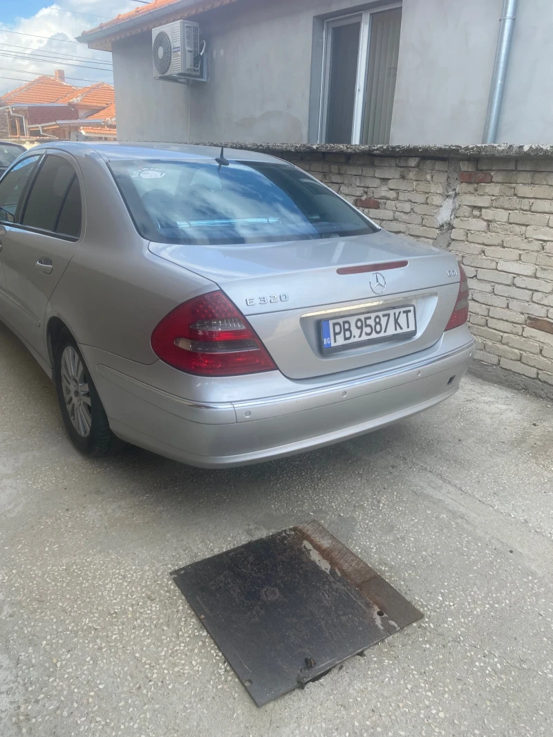 Mercedes-Benz E 320, снимка 2 - Автомобили и джипове - 47540026