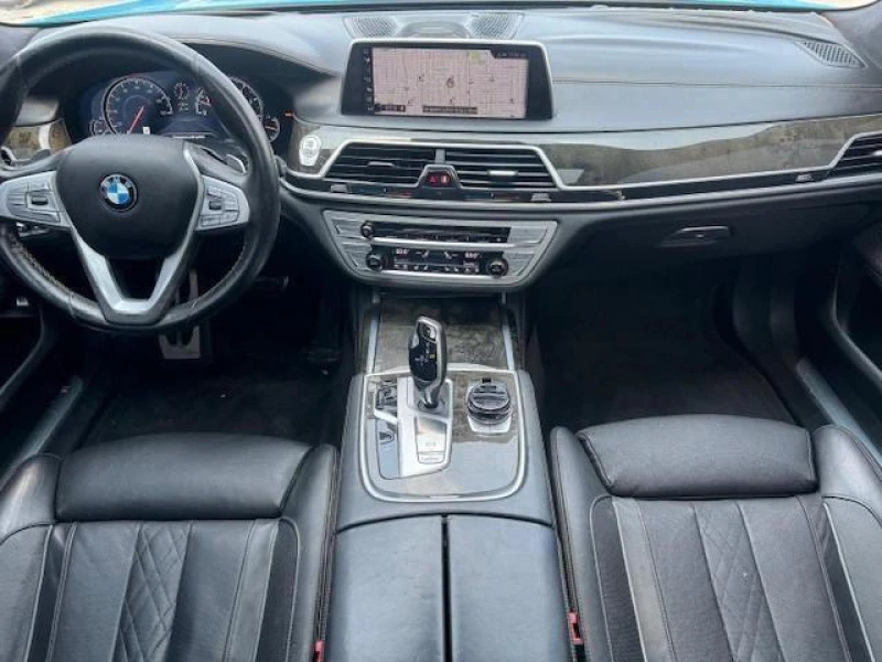 BMW 750 I* M PACK* Harman, снимка 8 - Автомобили и джипове - 48083683