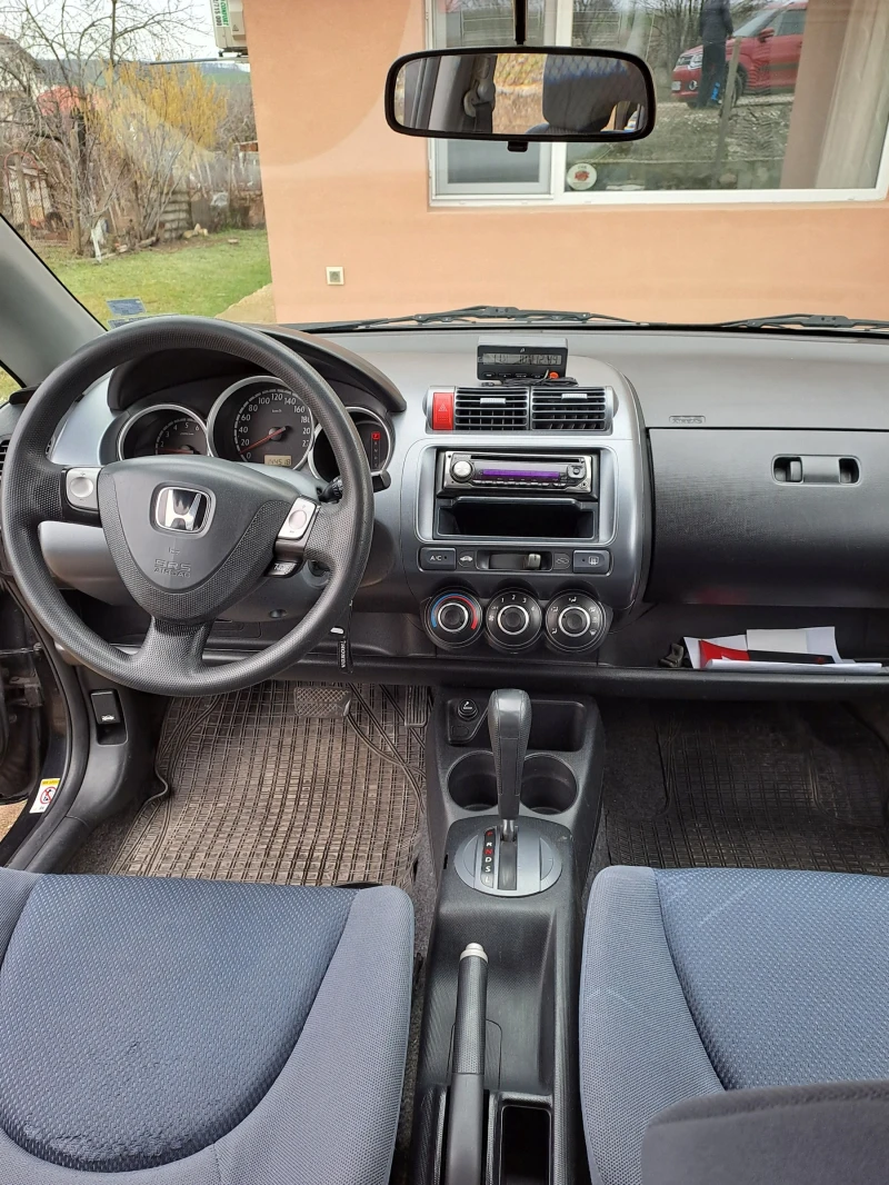 Honda Jazz, снимка 10 - Автомобили и джипове - 48939774