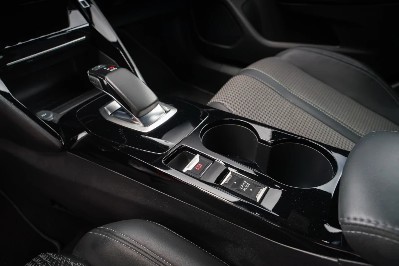 Peugeot 2008 57KwH * Electric* LED * GT Line , снимка 9 - Автомобили и джипове - 50605745