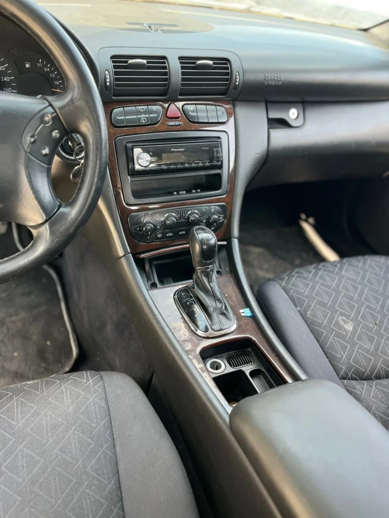Mercedes-Benz C 220 611, снимка 16 - Автомобили и джипове - 50614721
