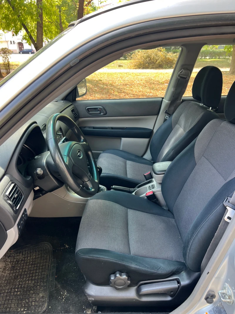 Subaru Forester 2.0i, снимка 9 - Автомобили и джипове - 52082311