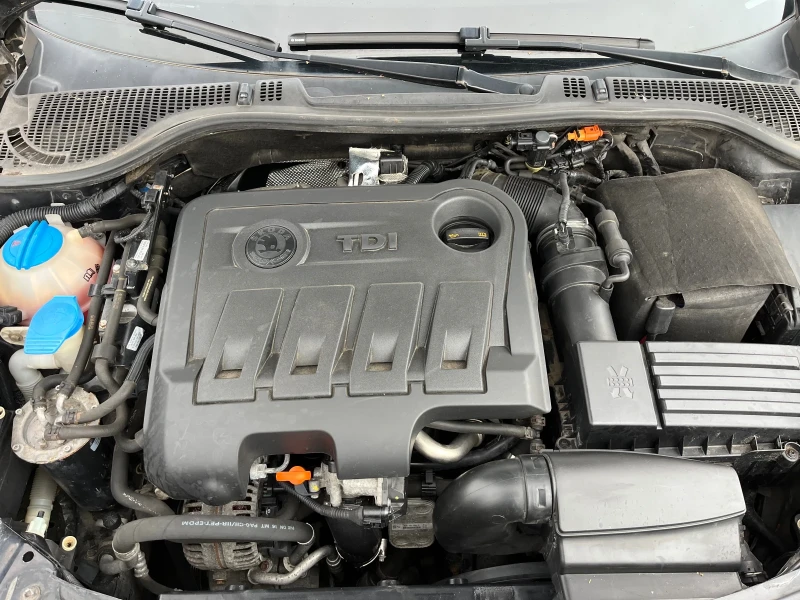 Skoda Octavia 2.0TDI Facelift, снимка 13 - Автомобили и джипове - 52001691