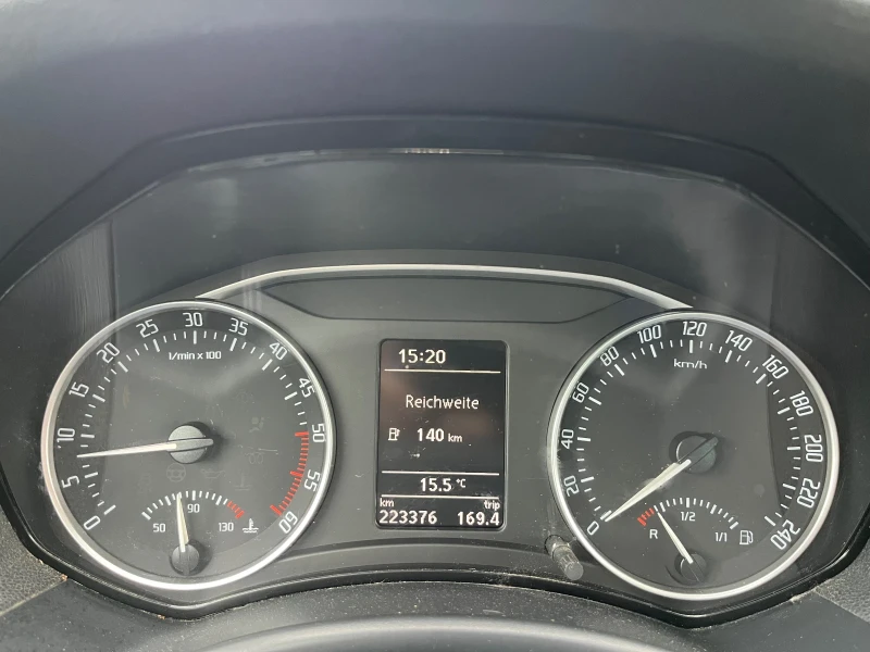 Skoda Octavia 2.0TDI Facelift, снимка 8 - Автомобили и джипове - 52001691